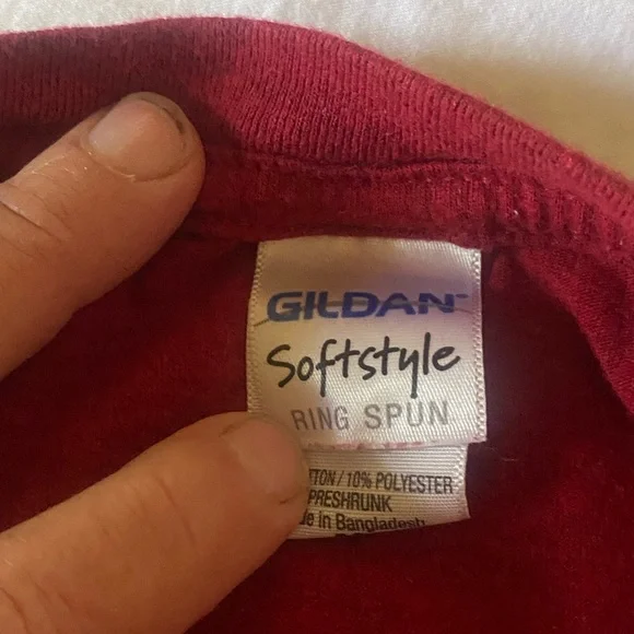 Gildan Red Short Sleeve Tee Vintage Style - Picture 4 of 8
